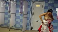Chuveiro de grandes mamas voyeur