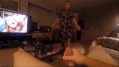 Scarlett pega o marido se masturbando