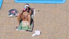 Flagra safada masturbando piscina menina sinalizada se masturba na piscina
